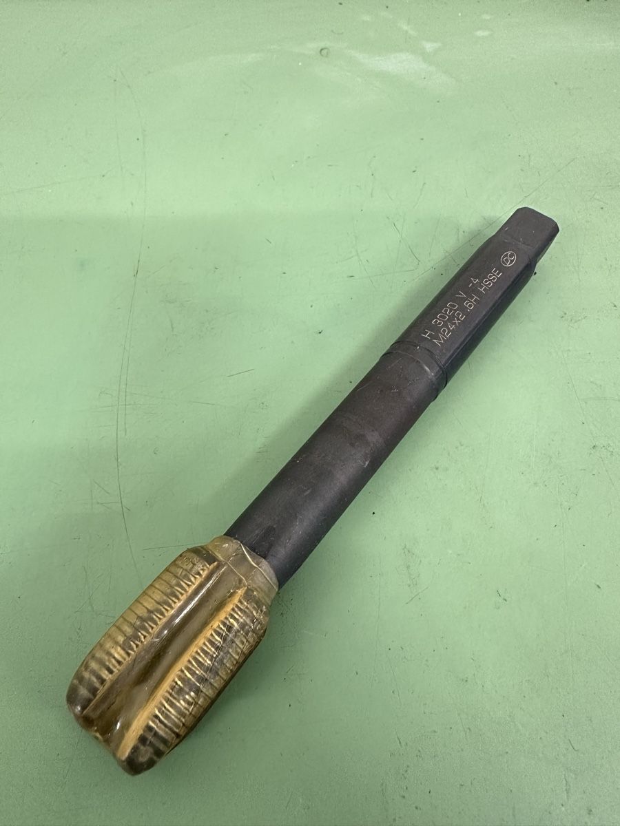 Alle Werkzeuge: Gewindebohrer,Threading Tool M24x2 . – Neu und originalverpackt aus Aarberg von SNMachines