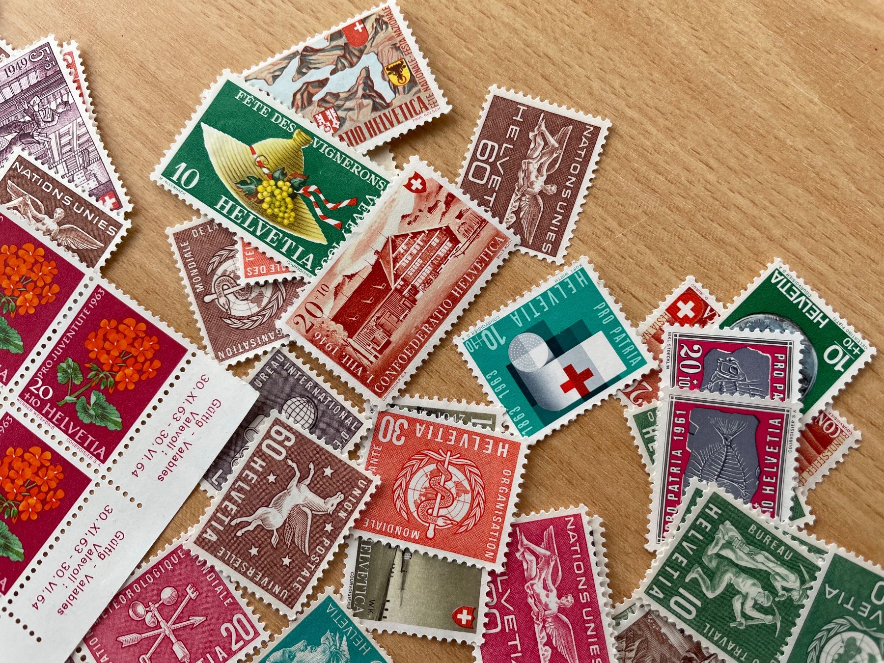 Tutti i francobolli: Timbres neufs** variés, – Usato da Sonceboz-Sombeval venduto da Comment2 6
