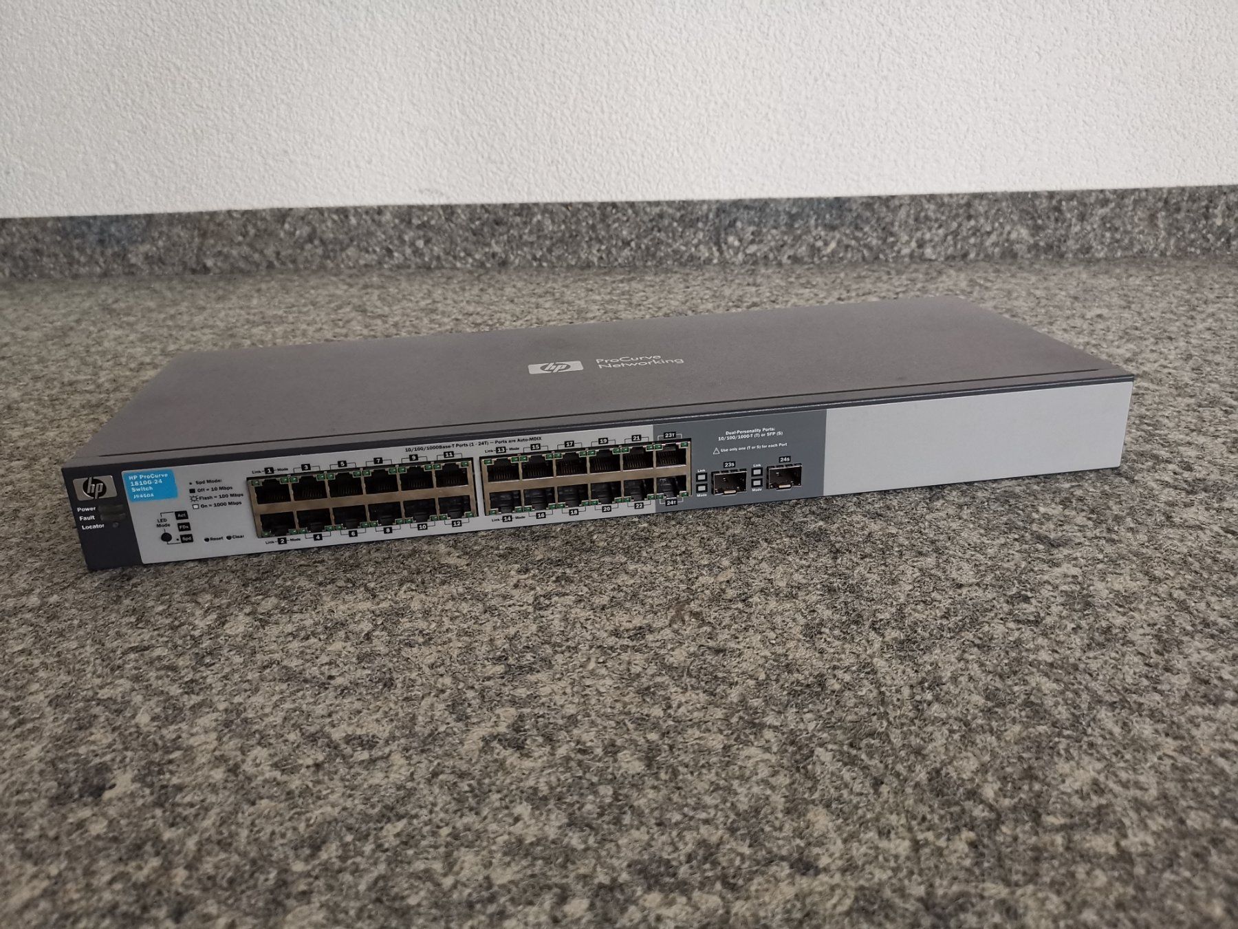 Hewlett Packard Hub & Switch: HP ProCurve 1810G-24 Switch - J9450A – Usato da Zürich venduto da L-and-A 1
