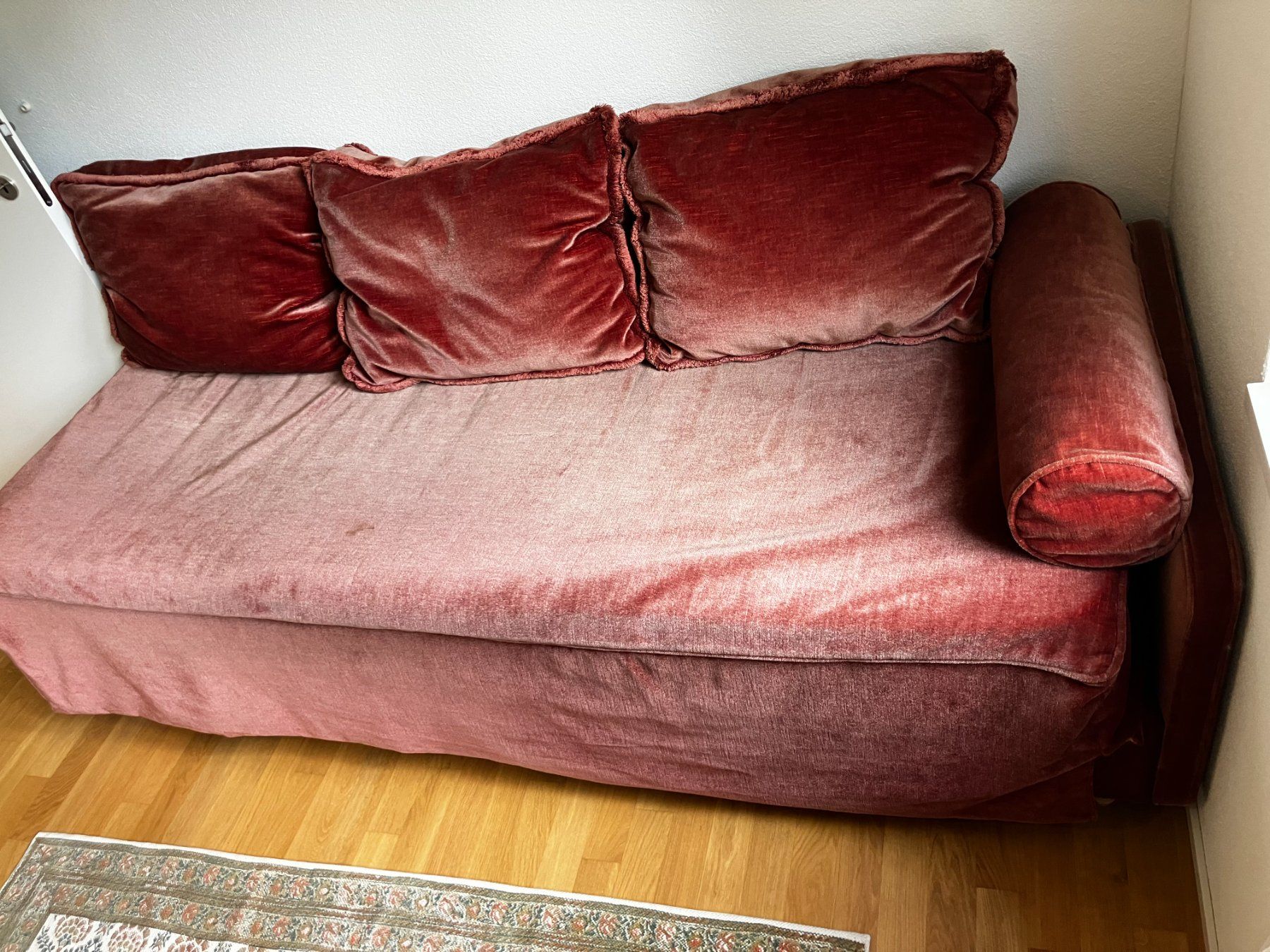Divani: Wunderschönes Velours-Schlafsofa – Usato da Luzern venduto da sie_7nkr 4
