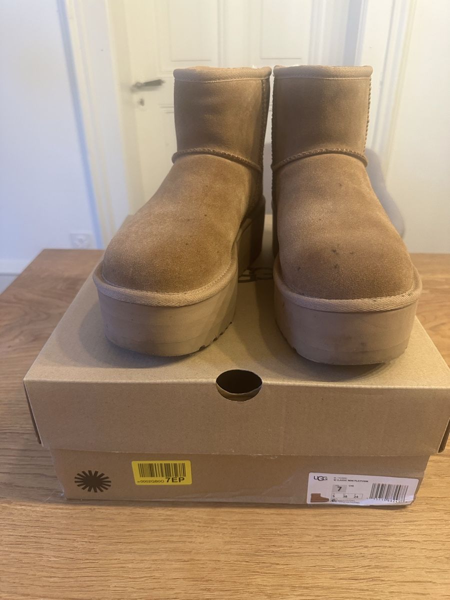 Ugg Scarpe da donna: UGG Classic mini Platform Gr.38 – Usato da Bern venduto da Laura_Bern 5