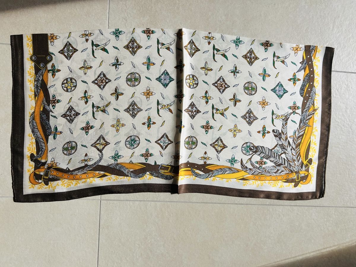 Foulard & Sciarpe: Foulard en soie – Nuovo e nell'imballaggio originale da Founex venduto da etswang 1