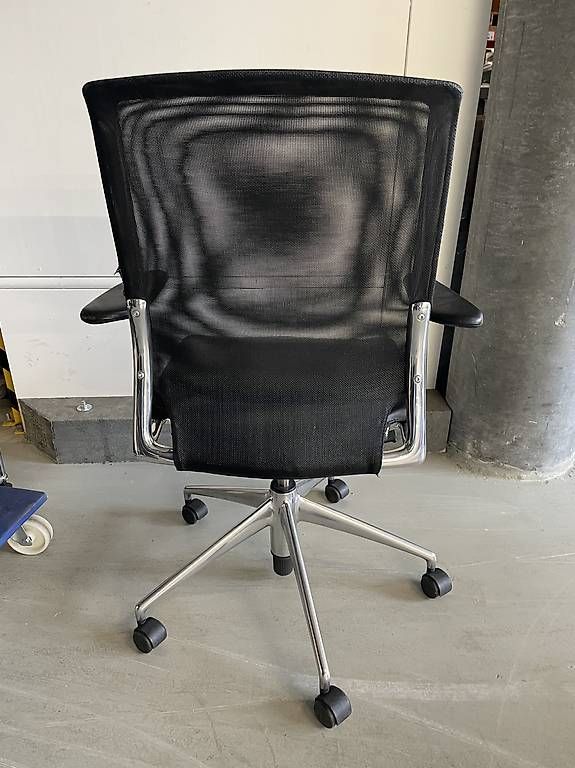 Vitra Sedie: Vitra Meda Chair Bürostuhl – Usato da Regensdorf venduto da OfficeExperts 3