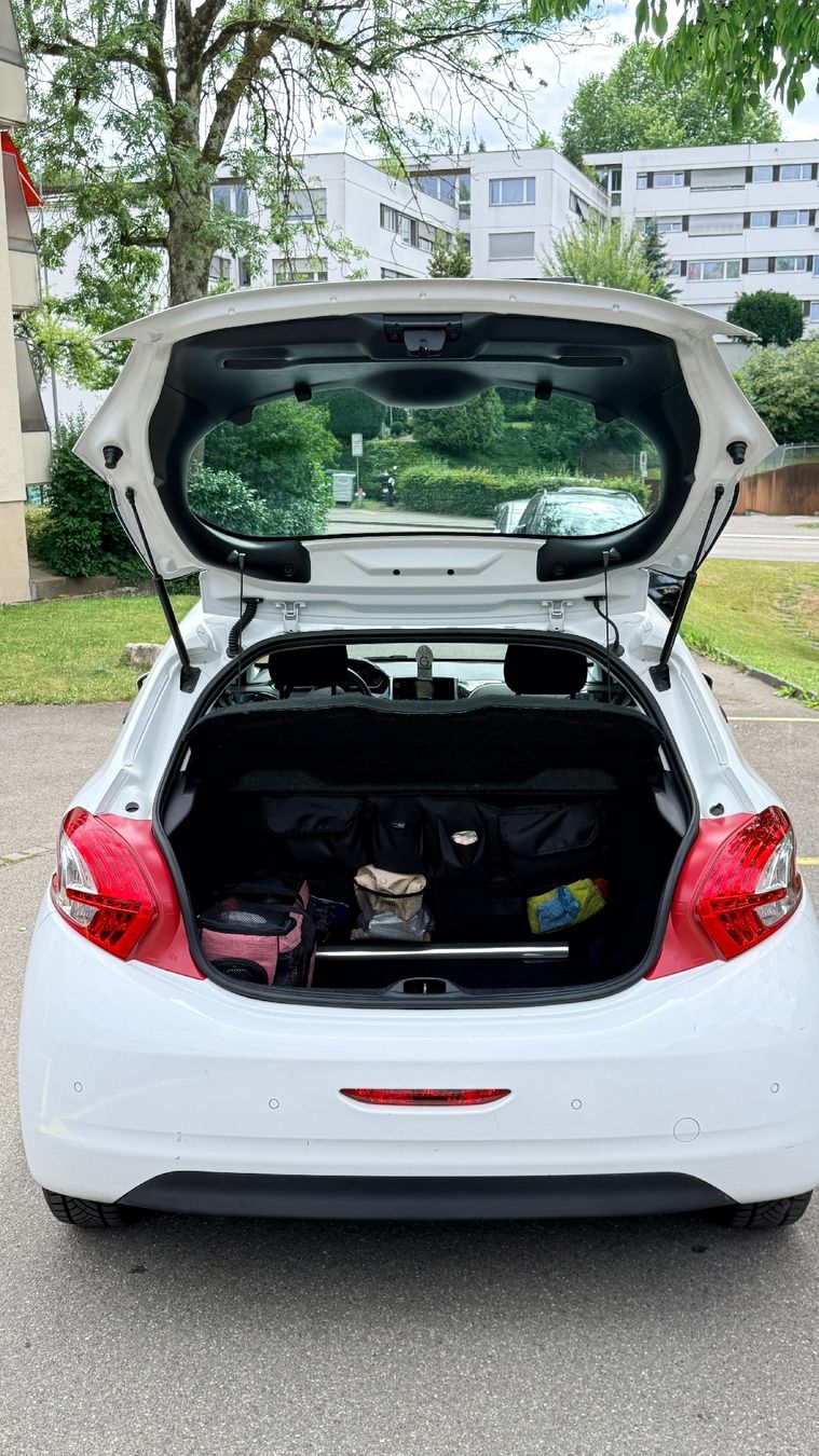 Peugeot Autos: Peugot 208 – D'occasion à Zürich par Barbaros.gkz 7