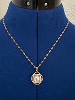 Kette mit Perle