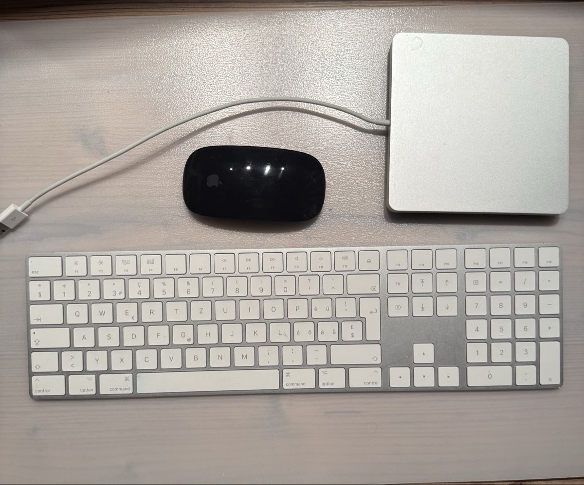Apple PC: Apple Magic Keyboard Maus CD/DVD Laufwerk – Usato da Bassersdorf venduto da Bradley81