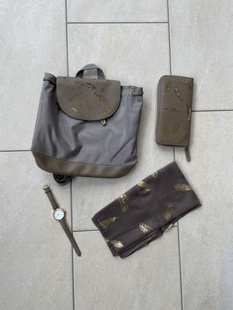 Damen Set: Rucksack, Uhr, Tuch, Portemonnaie