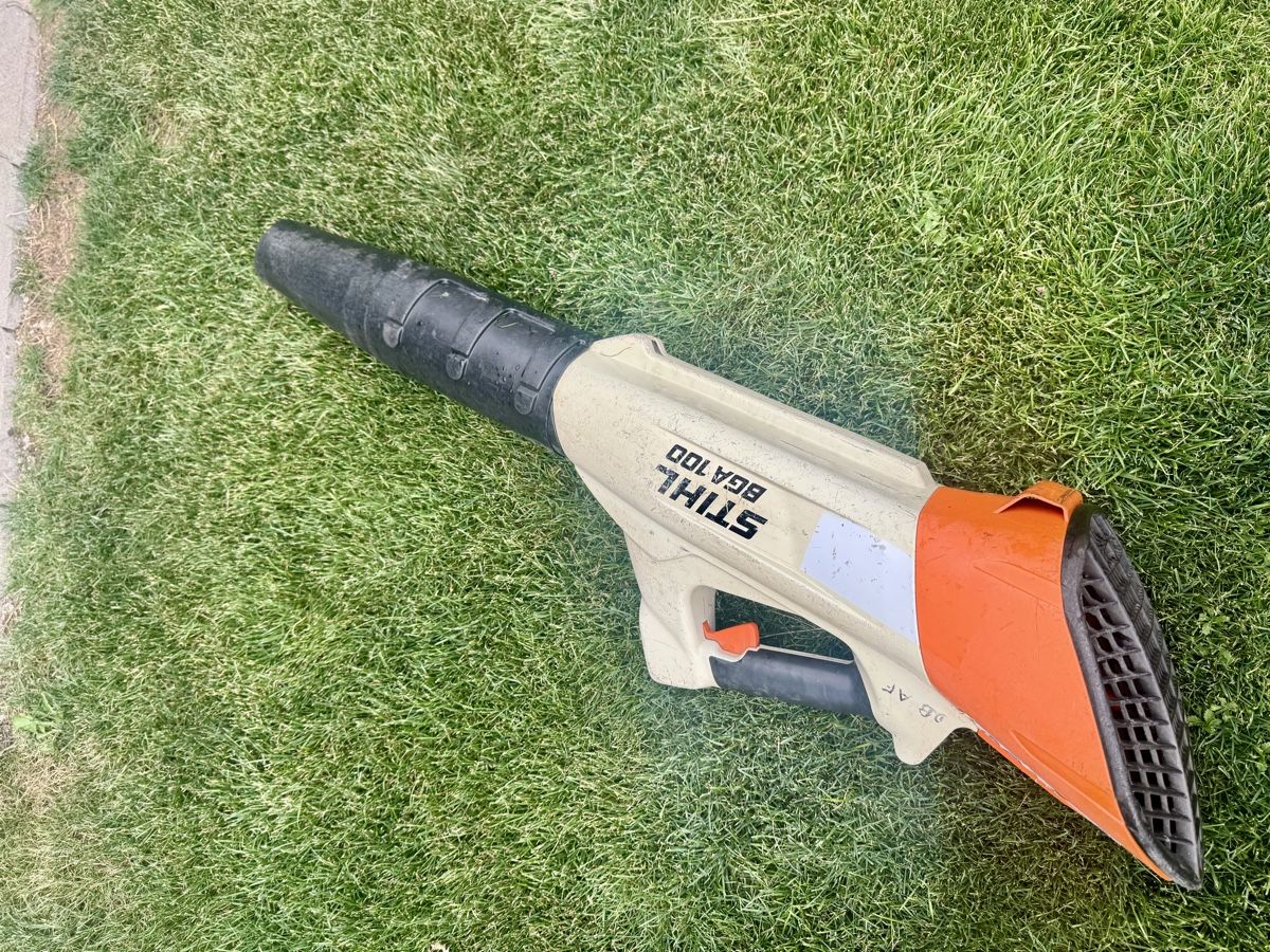 Stihl Tagliaerba: Stihl Laubbläser BGA 100 Akku – Usato da Safenwil venduto da kitty06 3