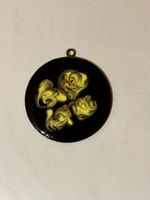 Pendentif vintage émaillé à motif floral jaune