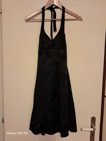 Robe noire élégante à bretelles Orsay, taille 38