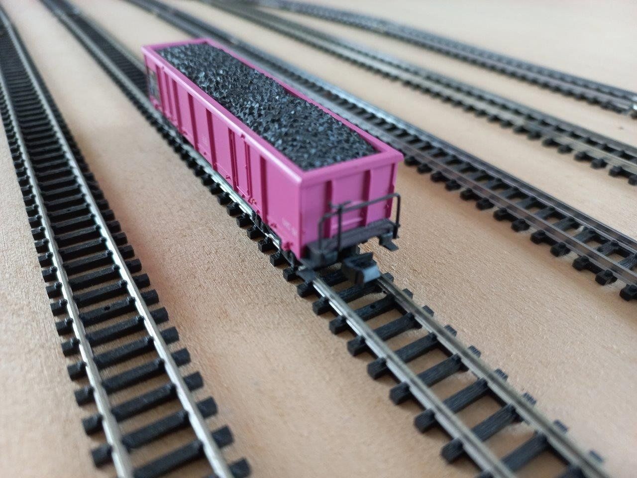 Roco Modellini di ferrovie: Roco Spur N Güterwagen Eaos pink     intern 2 – Usato da Pfäffikon / ZH venduto da Pefkadett 4