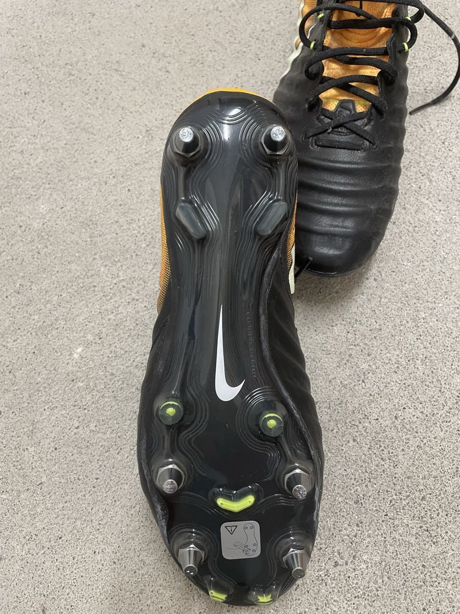 Nike Scarpe da uomo: Fussballschuhe Nike 45.5 – Nuovo (secondo la descrizione) da Sempach venduto da rap_6qkz 1