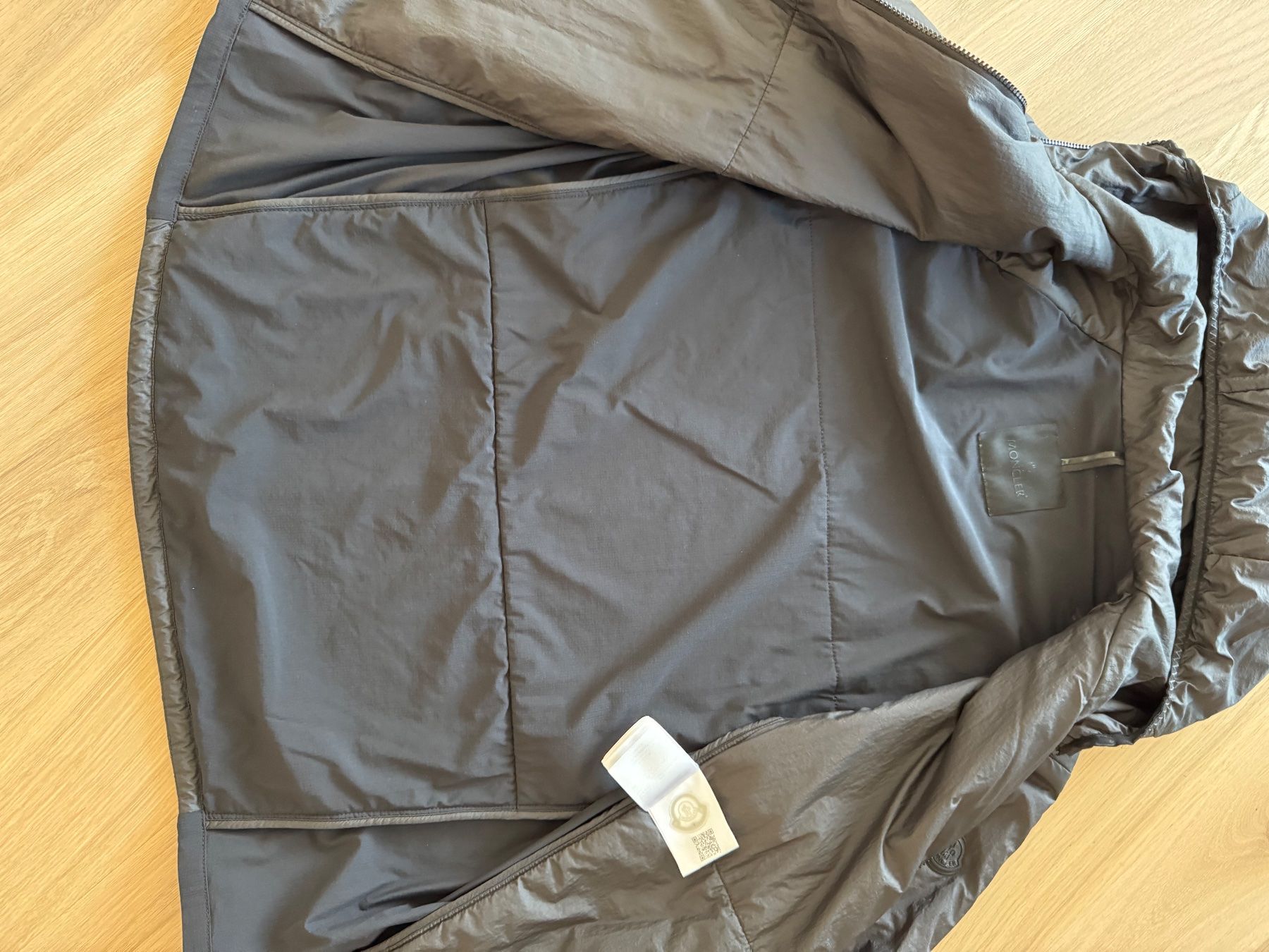 Moncler Giacche: Moncler Übergangsjacke Grösse 4 – Usato da Pfäffikon ZH venduto da Watch_lover 4