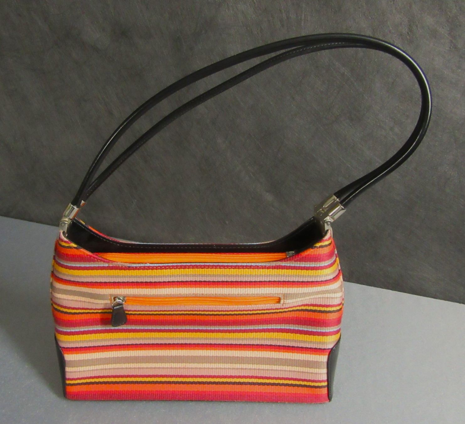 Borse da donna: schöne Handtasche bunt gestreift - ab CHF 5.00 – Usato da Auenstein venduto da Padabimbim 1