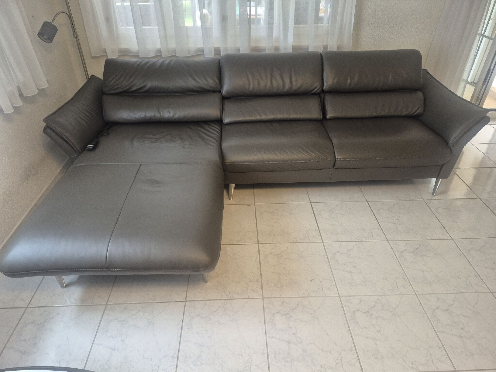 Sofas: Ecksofa Echtleder  inkl. Motorfunktion super Zustand – Neu (gemäss Beschreibung) aus Schleinikon von Loewe44 4