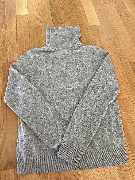 Uniqlo Pullover & Sweatshirts: Kaschmir Rollkragenpullover in grau, UNIQLO, Größe S – Gebraucht aus Zug von dhe_8lxn 1