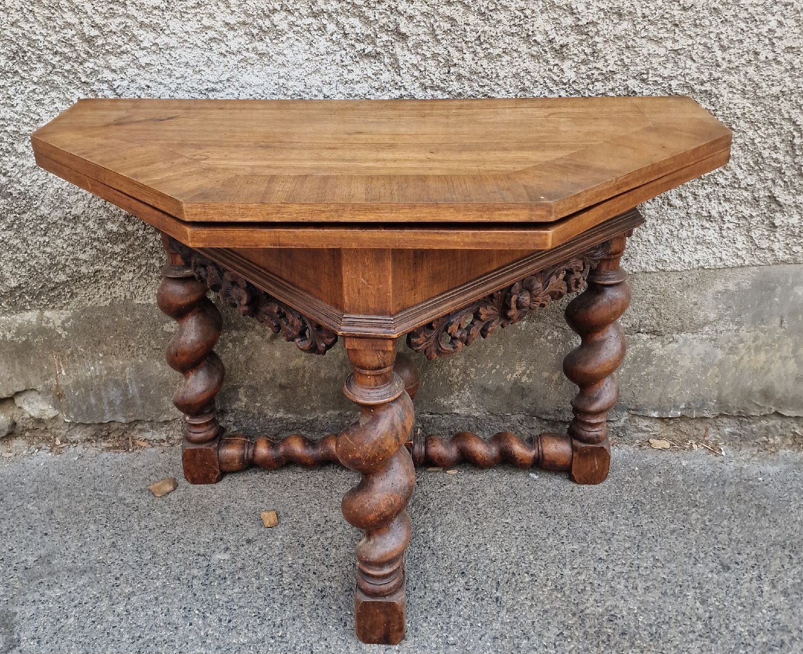 Tavoli: table demi-lune  – Usato da Lausanne venduto da ama_2fz8