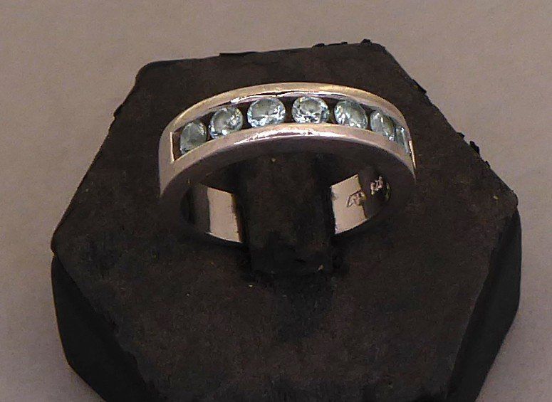 Anelli: Ring 925 Silber mit synthetischen Steinen – Usato da Muri AG venduto da Lineli2020 1