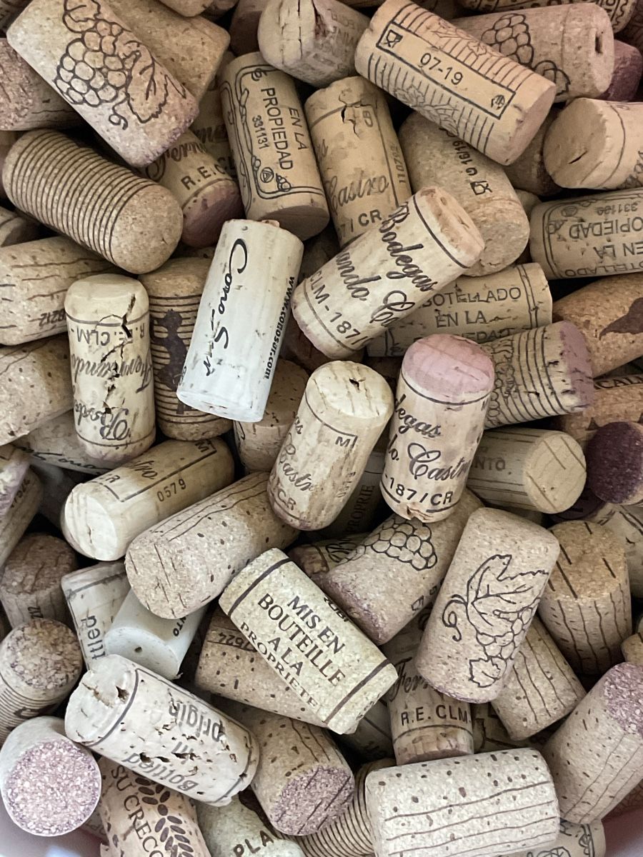 Apribottiglie & Tappi per chiusura: Mixed Wine Corks Collection Various Brands Good Condition – Usato da St. Gallen venduto da accessoriella