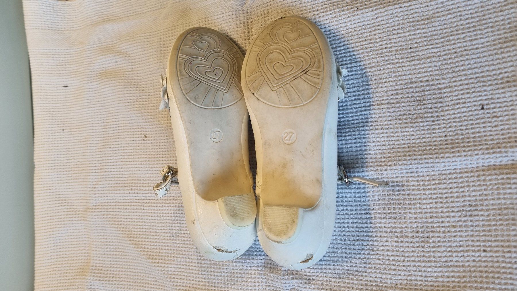 Scarpe per ragazze: Cupcake Absatzschuhe, weiss. Grösse 27 – Usato da Hinterkappelen venduto da Anbal 1