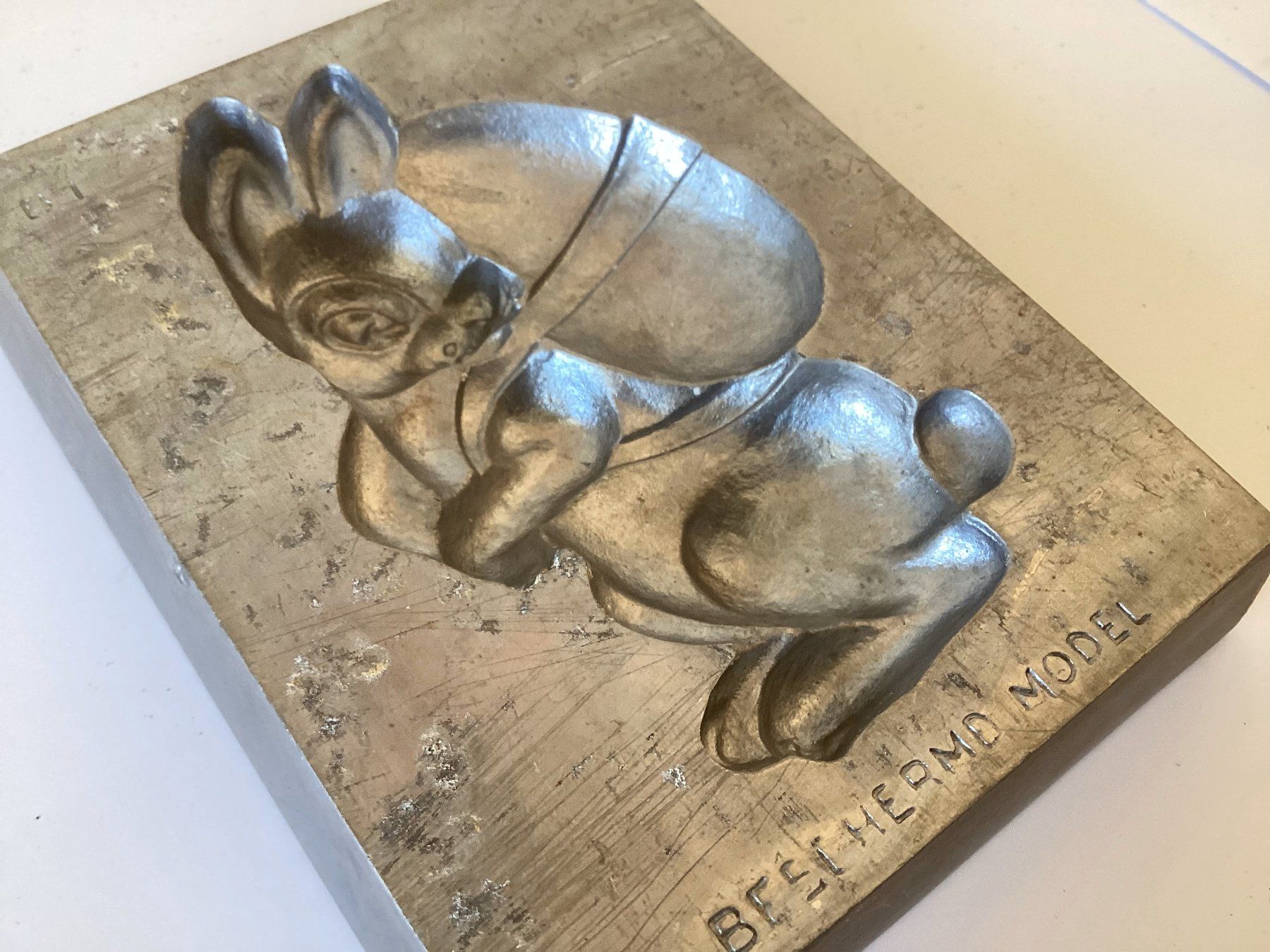 Teglie da forno: Antike Giessform Osterhase – Usato da Bad Zurzach venduto da stevemc 2