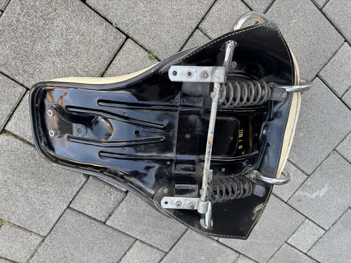 Harley-Davidson Tutti i ricambio per moto: Harley Davidson Sattel Elefantenohr  – Usato da Aathal-Seegräben venduto da Romeo8607 3