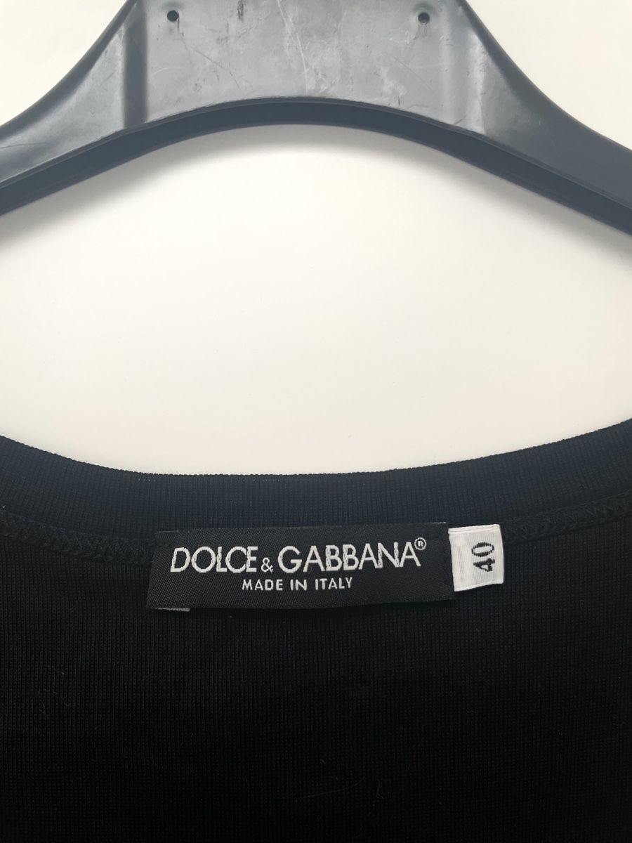 Dolce & Gabbana Top: Dolce & Gabbana Strawberry Top – Usato da Stäfa venduto da Nicole093 1