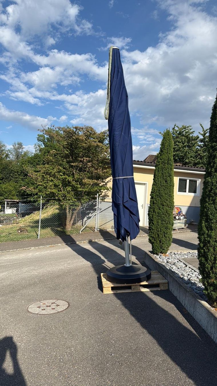 Ombrelloni: Glatz Sonnenschirm Castello – Usato da Weinfelden venduto da Captainzoff 3