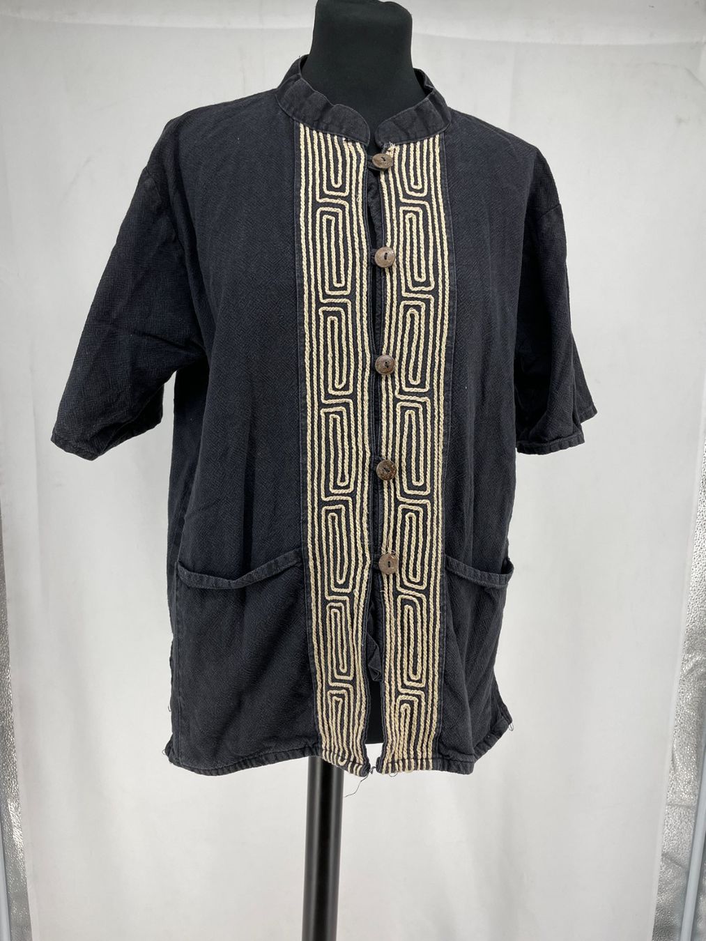Camicie: Chemise noire à motif – Usato da Lausanne venduto da PlusValue_Lausanne