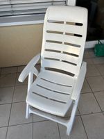 Neue Gartenstühle aus Kunststoff, weiss