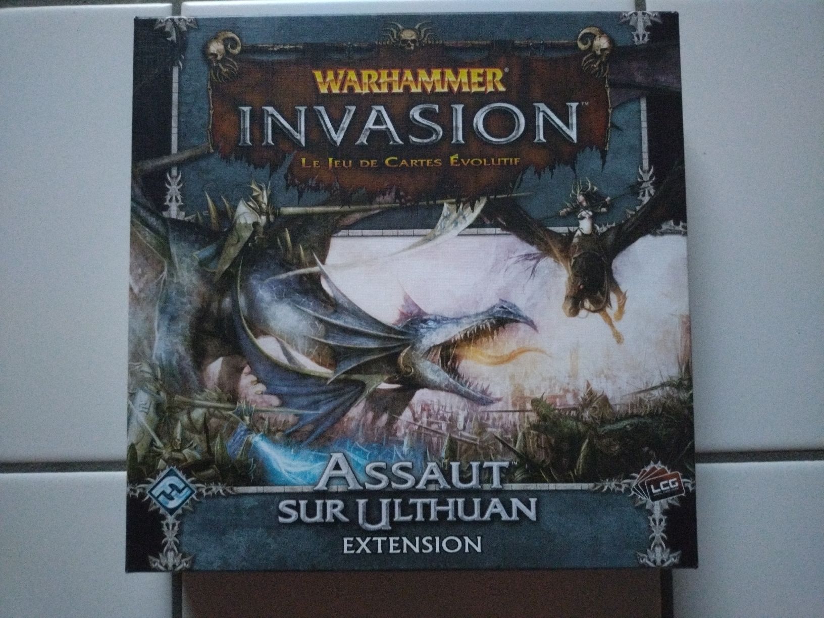 Giochi: Warhammer Invasion Assaut sur Ulthuan Extension NEW  – Nuovo (secondo la descrizione) da Farvagny-le-Grand venduto da LaCaverne