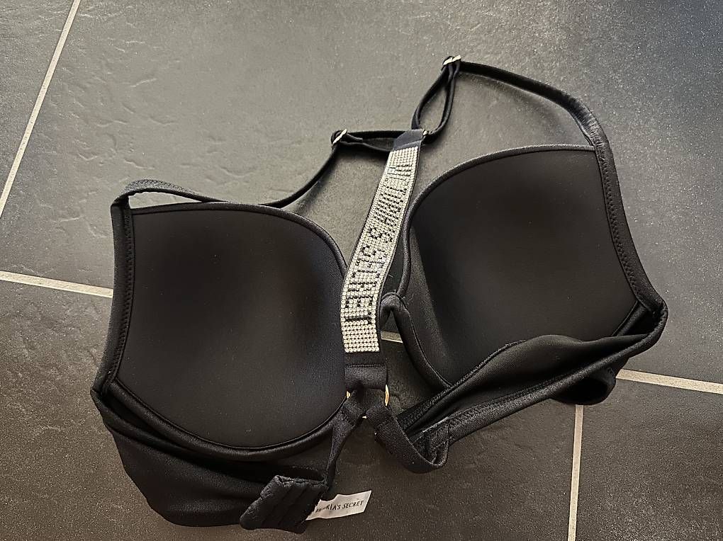 Costumi da bagno & Bikini: Schwarzer VS Bikini-Oberteil mit Strass, Grösse 34D – Nuovo (secondo la descrizione) da Niederhasli venduto da R__A 1