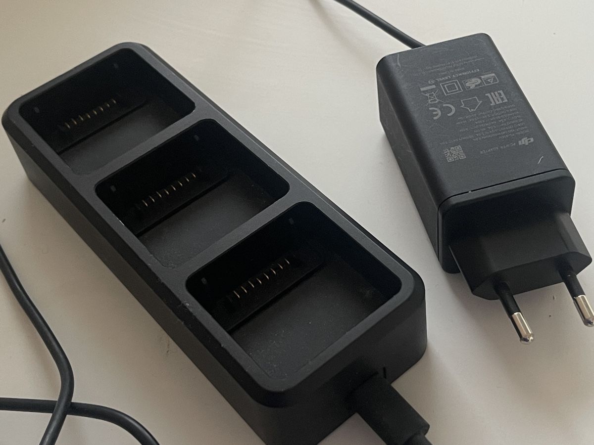DJI RC Modellbau: DJI Mavic 3 Akkuladestation + Original Ladegerät – Gebraucht aus Port von Kortes1