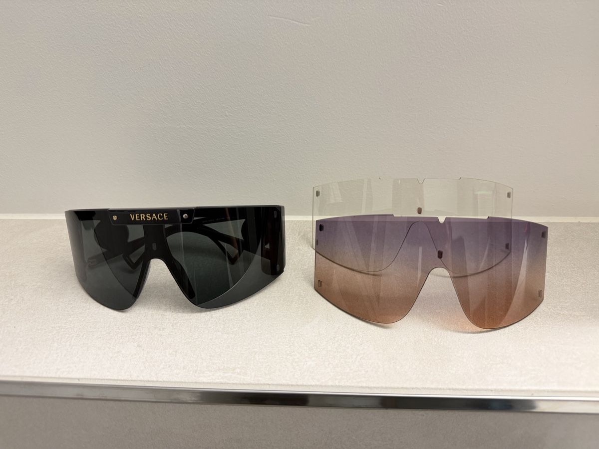 Versace Occhiali & Lenti: Versace Medusa Icon Shield Sonnenbrille – Usato da Staufen venduto da thurgauer1994 2