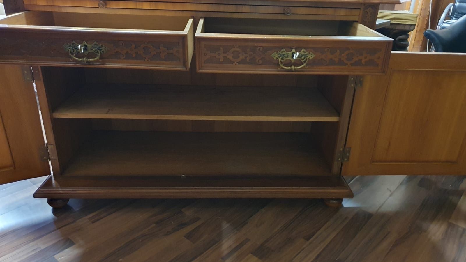 Credenze: ALTE STILL BUFFETSCHRANK – Usato da Dietikon venduto da brocki-eyra 6