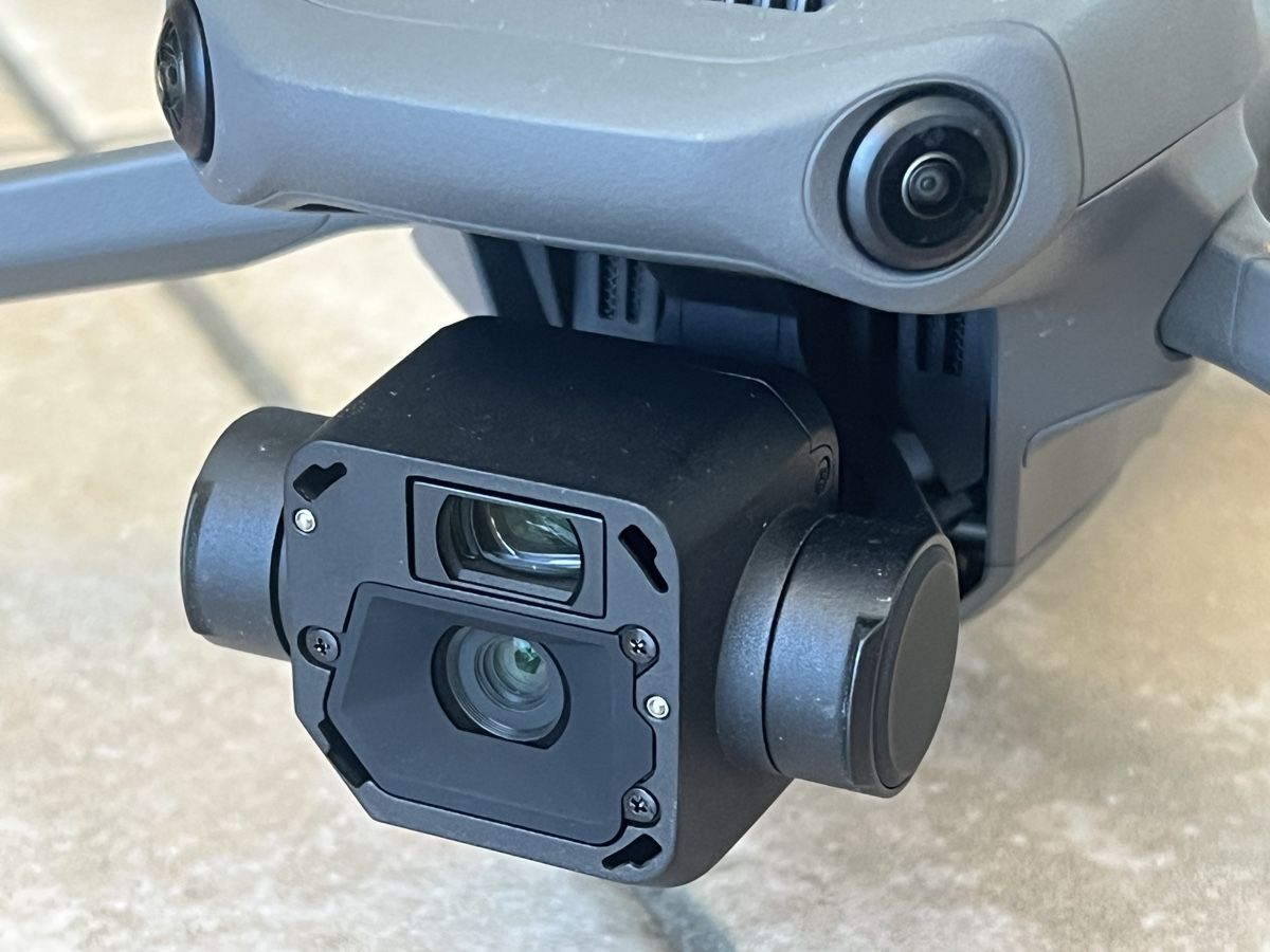 DJI Camcorder: DJI MAVIC 3 COMBO – Gebraucht aus Thônex von lufoto 1