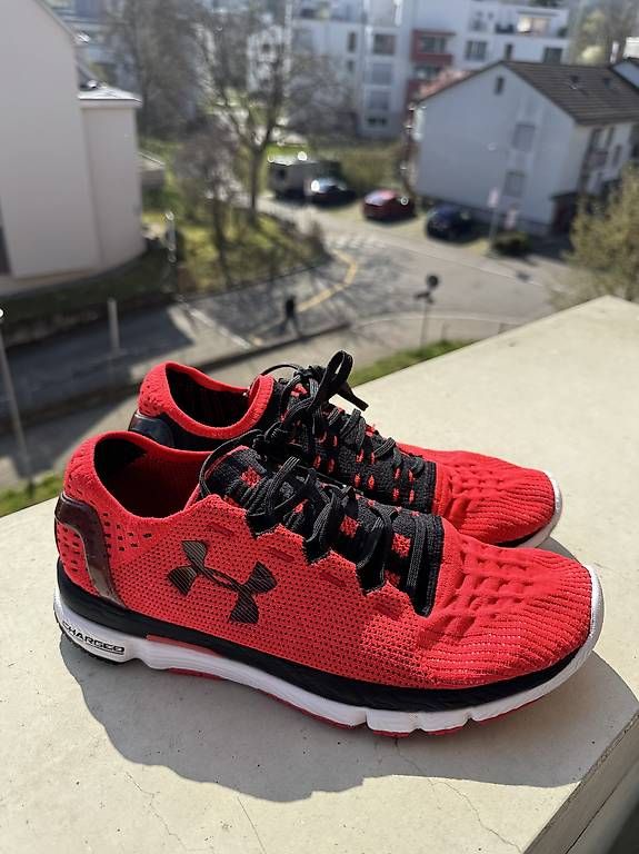 Scarpe da uomo: Under Armour Trainingsschuhe (43) – Usato da Zürich venduto da StereoMinus