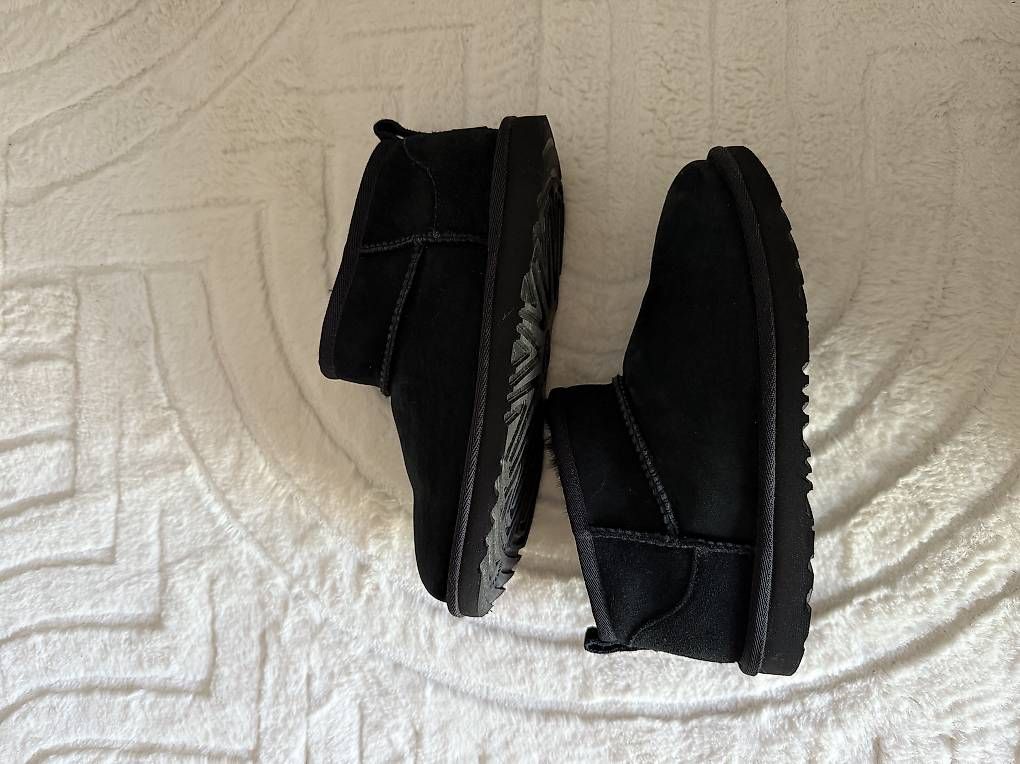 Scarpe da donna: UGG – Usato da Fleurier venduto da chl_j79q