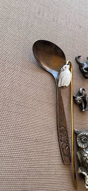 Statuette: Lot an Figuren Katze Eule Löffel Messing Zinn versilbert – Usato da Basel venduto da Joshy03 1