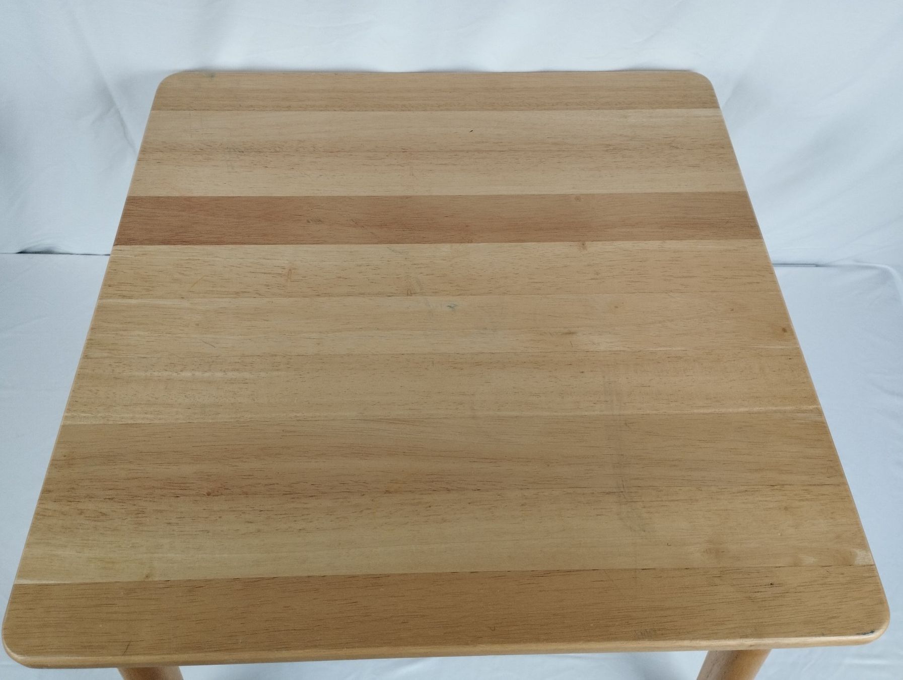 Tische: Kinder-Holztisch – Gebraucht aus Schübelbach von Restwert_Schubelbach 1