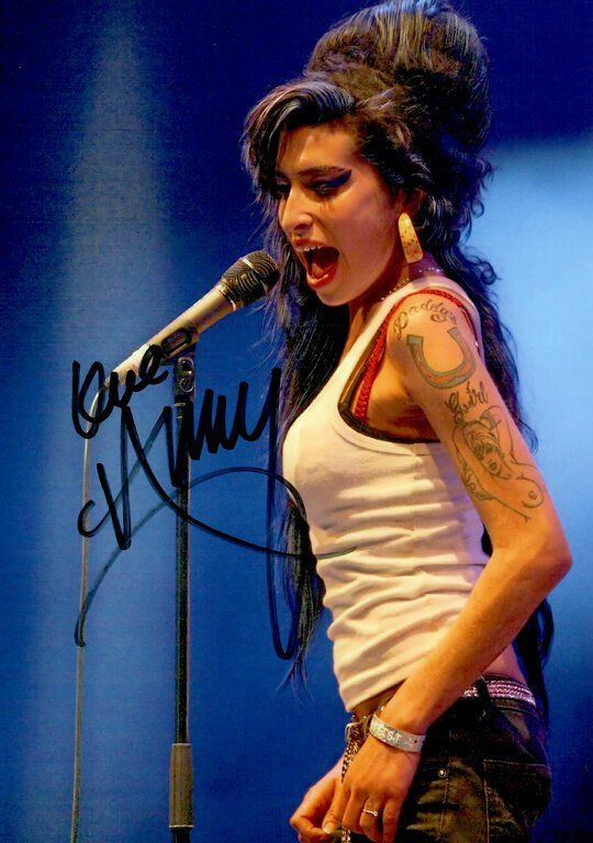 Autogramme: Amy WINEHOUSE / TOP AUTOGRAMM – Gebraucht aus Egg b. Zürich von bunny-dieter