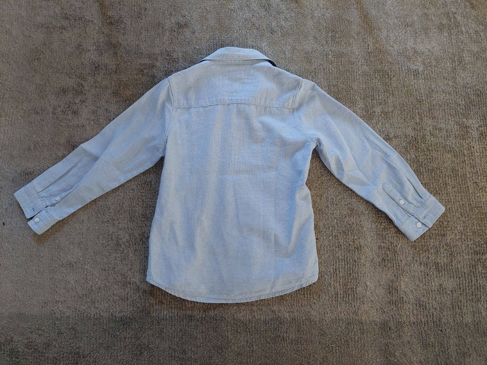 Chemises, T-shirts & Polos: Hemd Langarm hellblau Grösse 128 mit Brusttasche – D'occasion à Zürich par Taxista 1