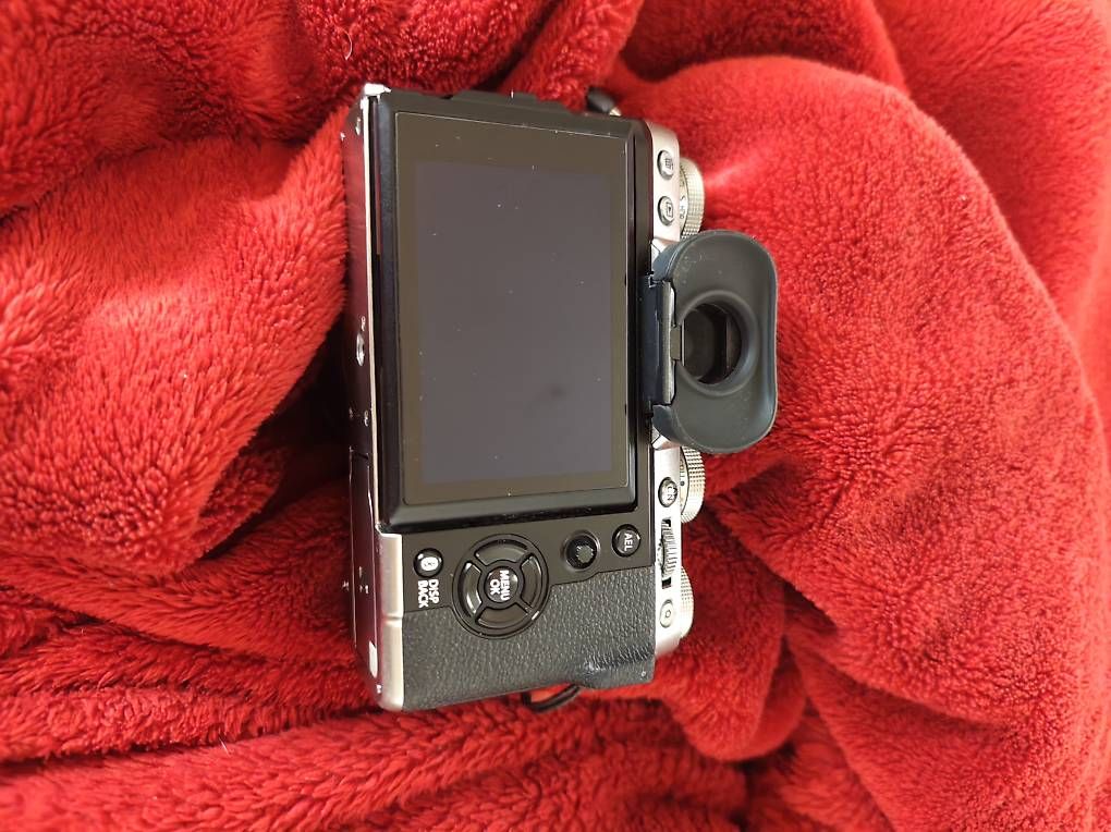 Fujifilm Fotocamera: Fuji x-t5 mit 3 Objektive – Usato da Burgdorf venduto da joel002