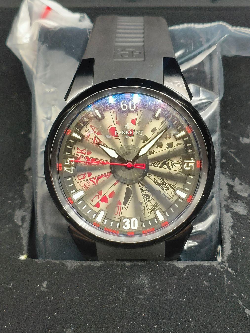 Perrelet Uhren: Perrelet – Neu (gemäss Beschreibung) aus La Chaux-de-Fonds von curtitswisswatches