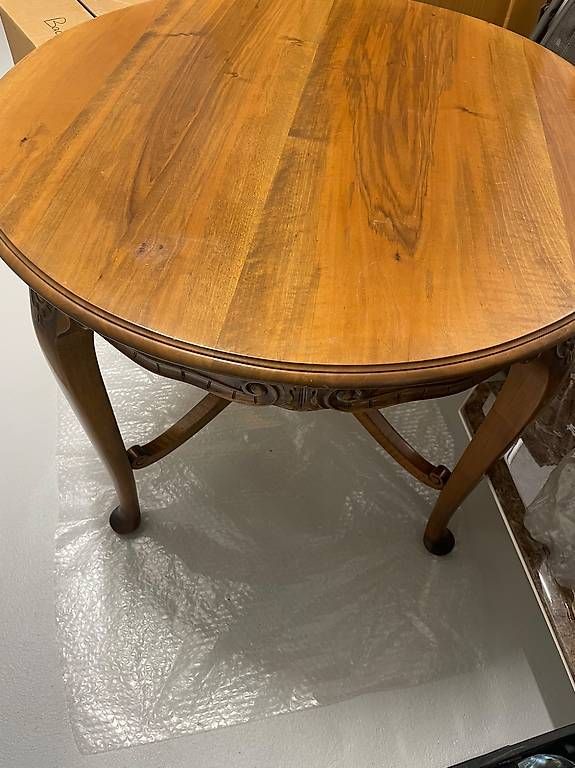 Tavoli: Schöner Nussbaumtisch rund 120 cm – Usato da Nuglar venduto da therese0110 1