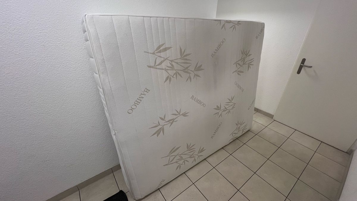 Matelas: Matelas 160x200 – D'occasion à Châtel-St-Denis par val_88bl