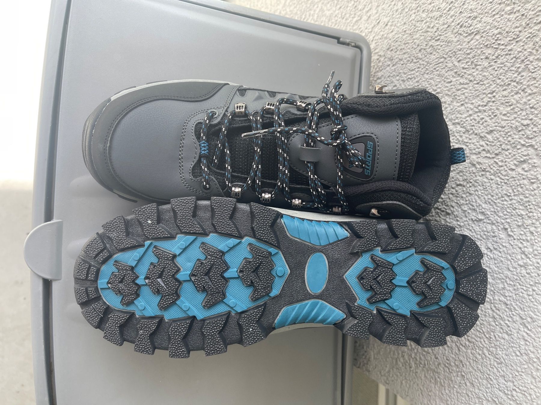 Chaussures hommes: Wanderschuhe Grösse 43 grau Neu – Neuf (Voir description) à Heerbrugg par mar_px9v 2