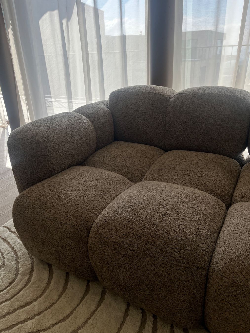 Divani: Westwing Modulares Sofa Tayla (4-Sitzer) mit Hocker – Nuovo (secondo la descrizione) da Aeugst am Albis venduto da lin_7jjv 2