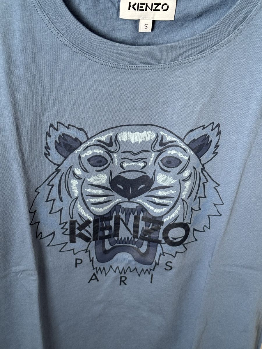 Kenzo T-shirt: Kenzo T Shirt – Nuovo (secondo la descrizione) da Schöftland venduto da Guccigirl 1