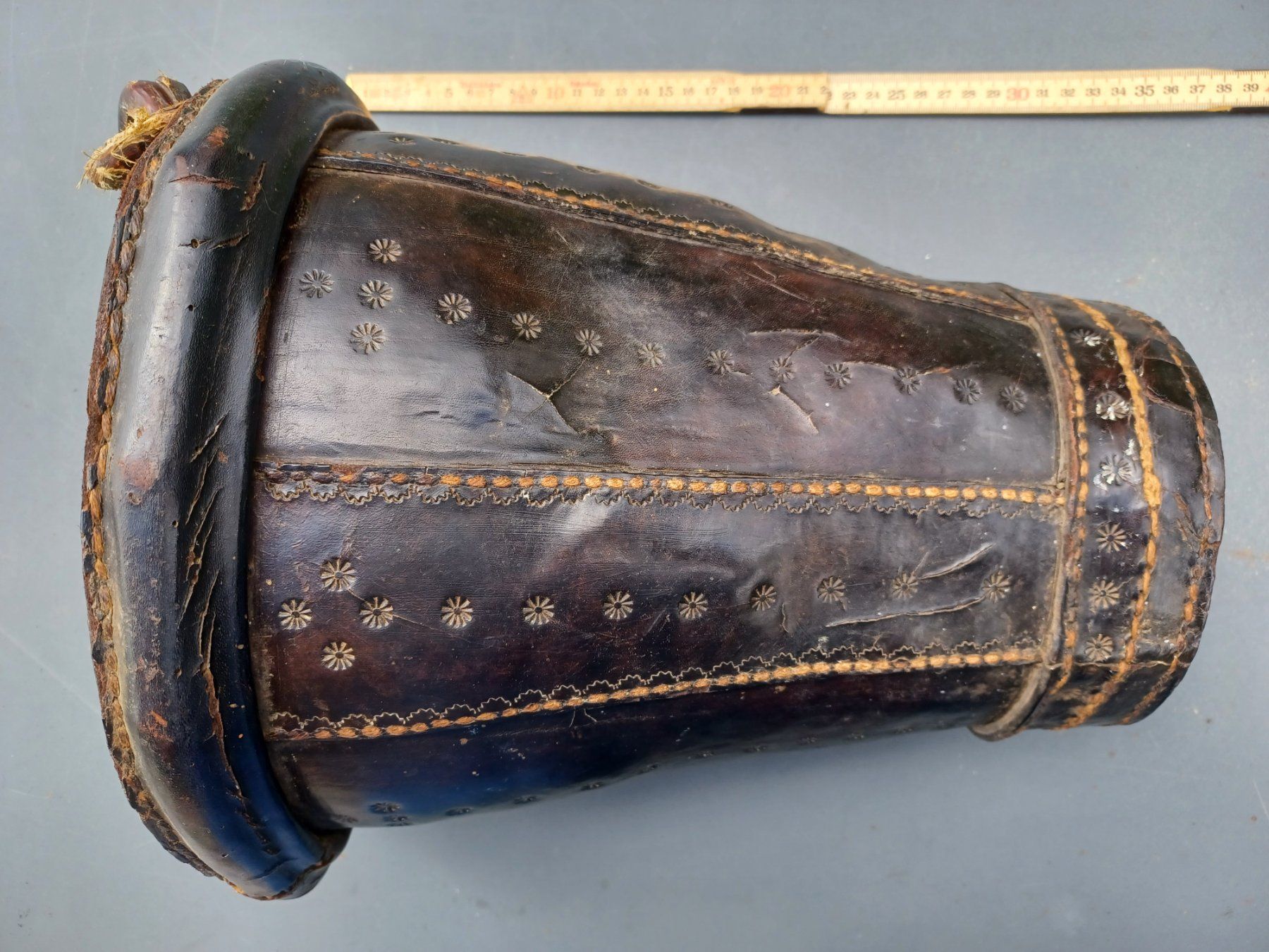 Feuerlöscher: 1 antiker Löscheimer, "Feuerwehr", Leder, "1773" – Gebraucht aus Horw von Mikesch108 2